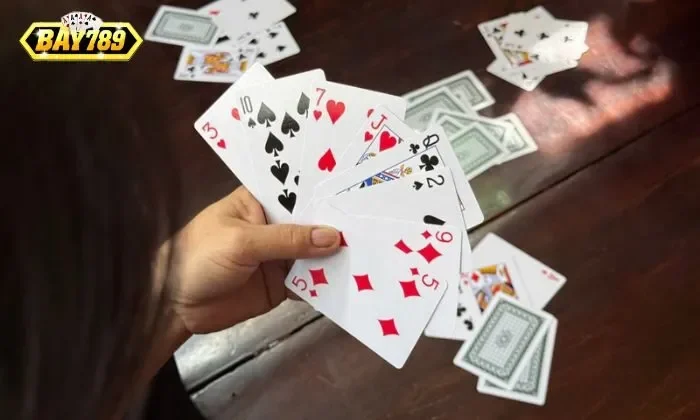 Luật chơi tiến lên miền Nam chi tiết và dễ hiểu cho người mới